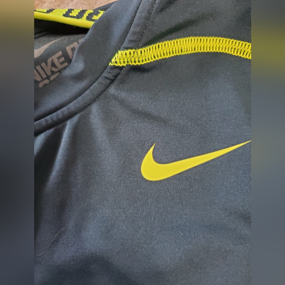NIKE PRO COMBAT Men's Dri-Fit Compression Tank, Size: Large - Picture 5 of 10